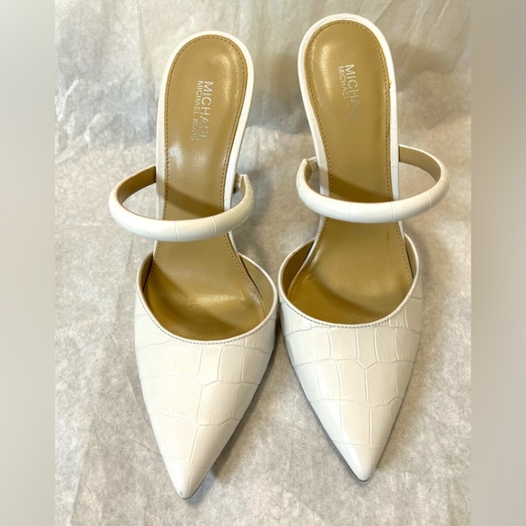 Michael Kors leather White Pointed stiletto Heels. - Picture 2 of 8